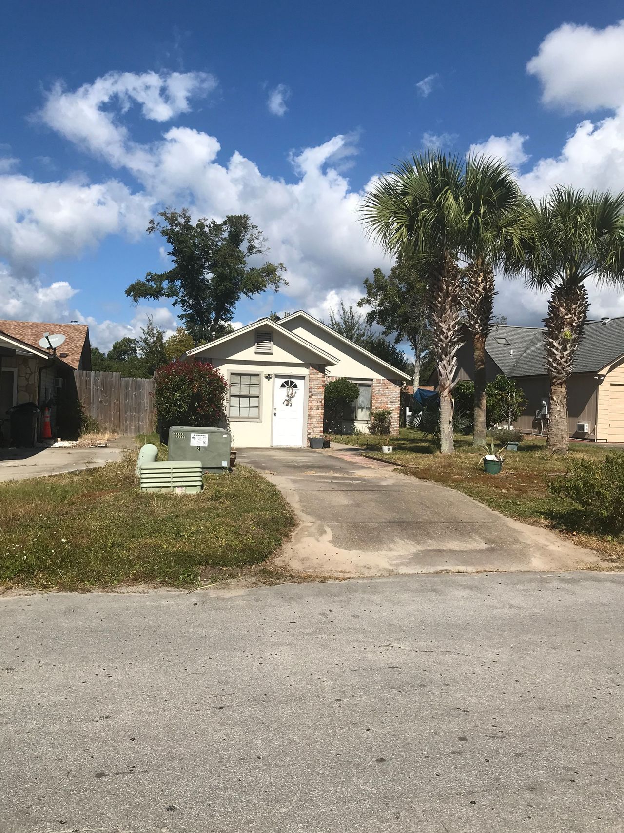 listing, photo 1