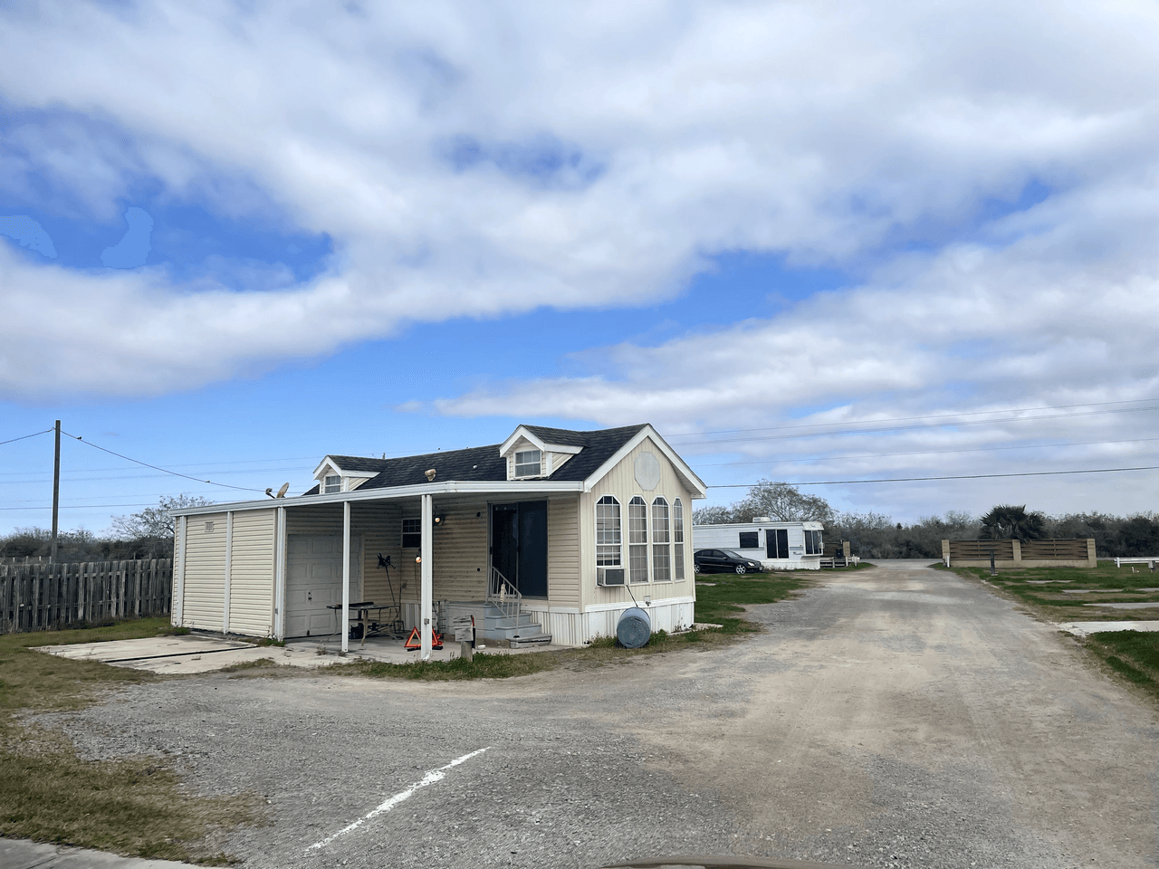 listing, photo 1
