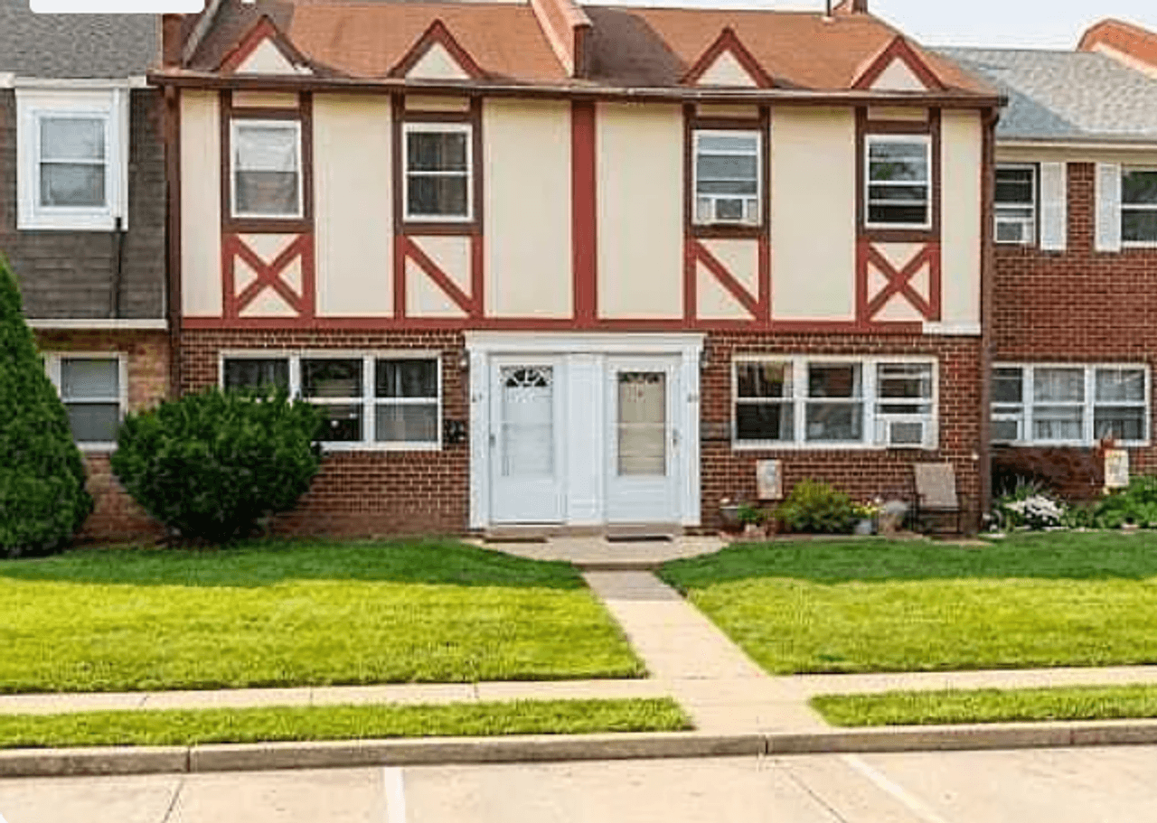 listing, photo 1