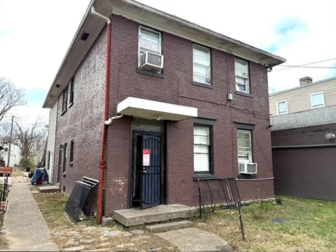 listing, photo 1