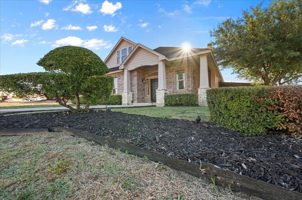 listing, photo 1