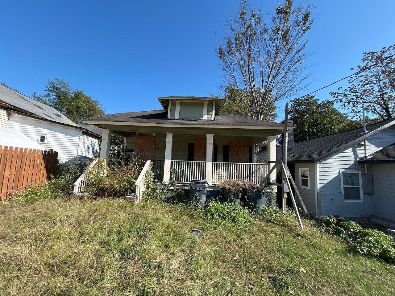listing, photo 1