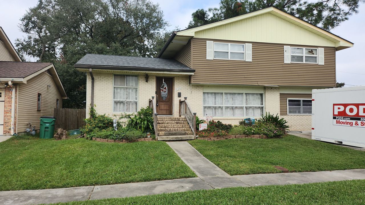 listing, photo 1