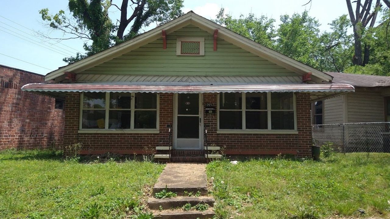 listing, photo 1