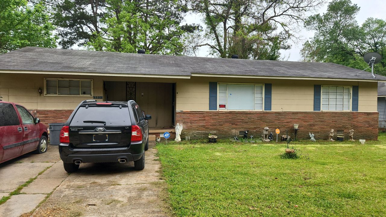 listing, photo 1