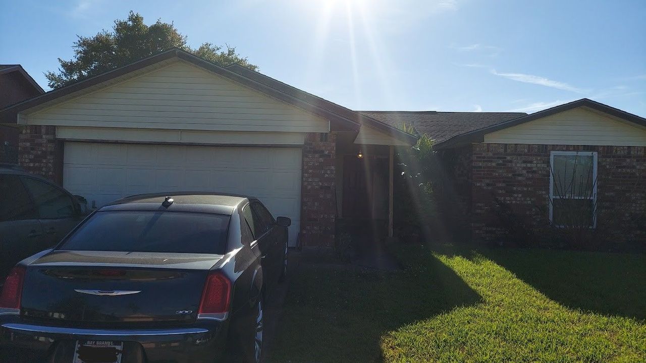 listing, photo 1