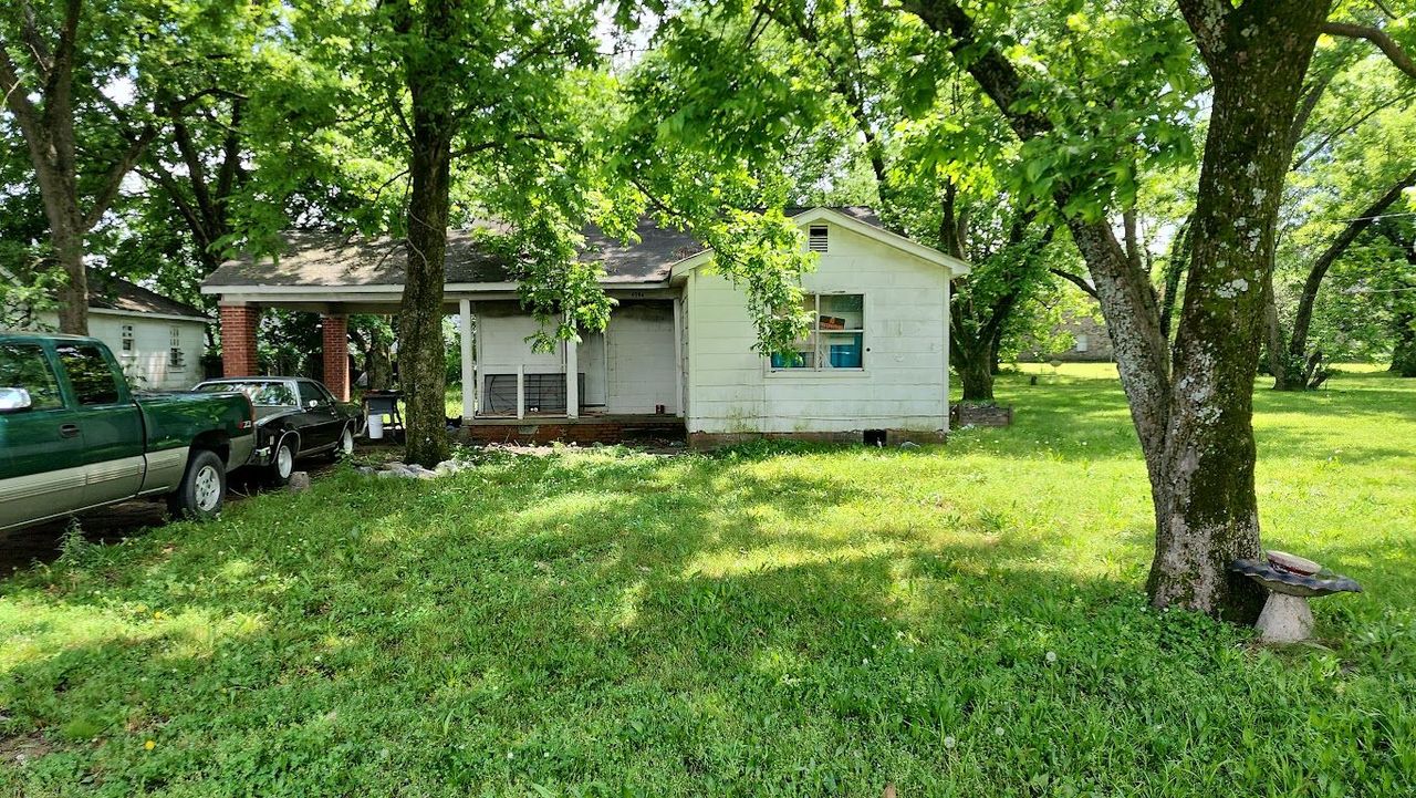 listing, photo 1