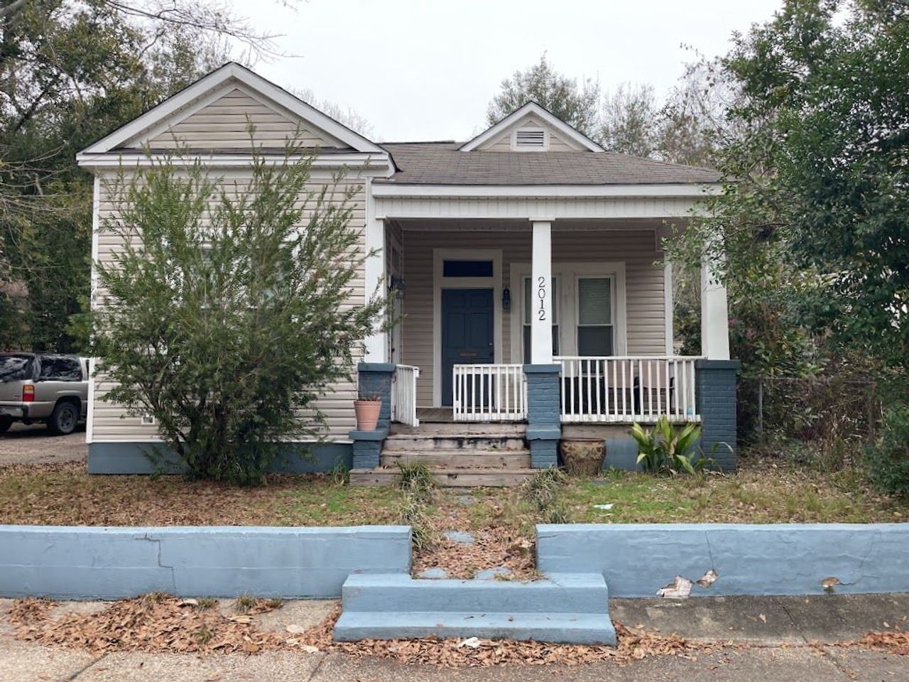 listing, photo 1