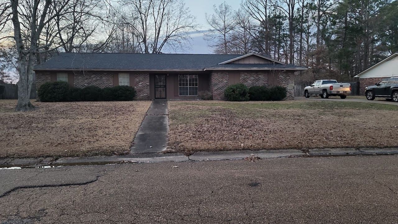 listing, photo 1