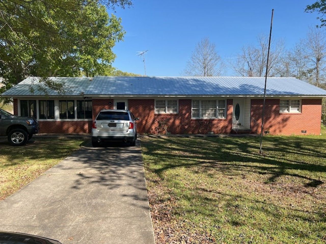 listing, photo 1