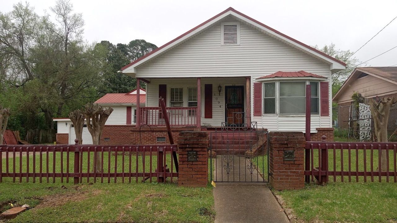 listing, photo 1