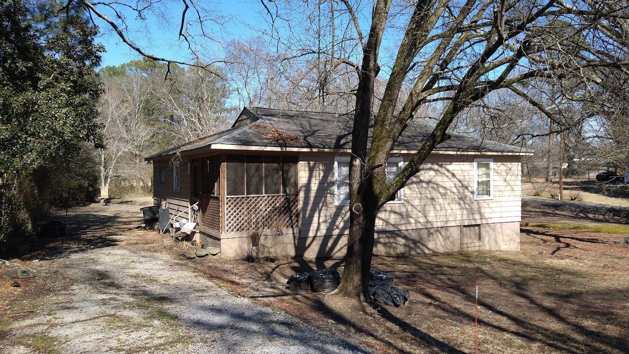 listing, photo 1