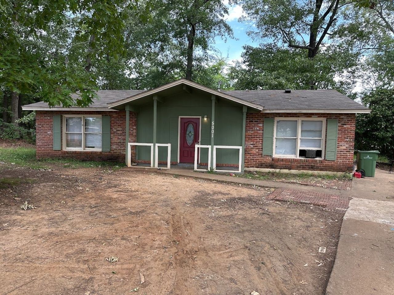 listing, photo 1
