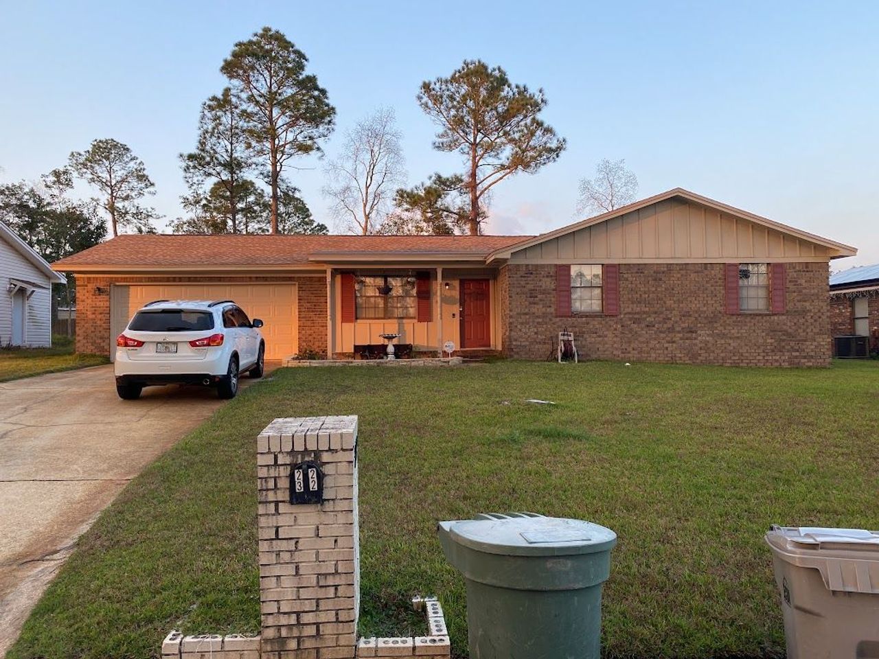 listing, photo 1