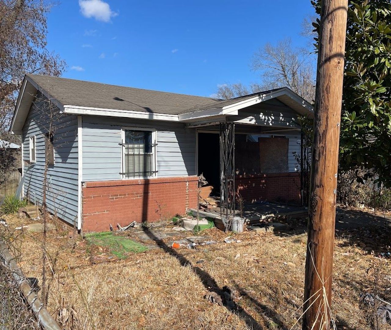 listing, photo 1