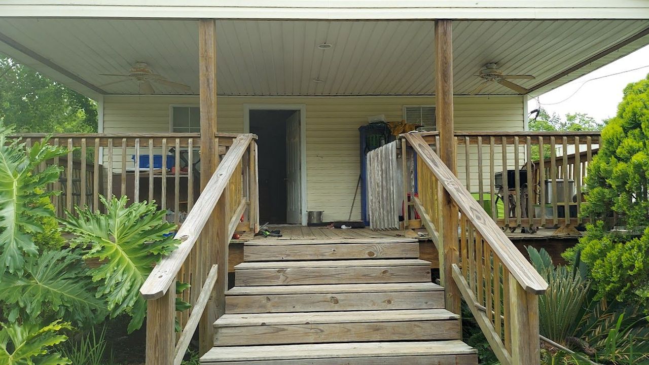listing, photo 1