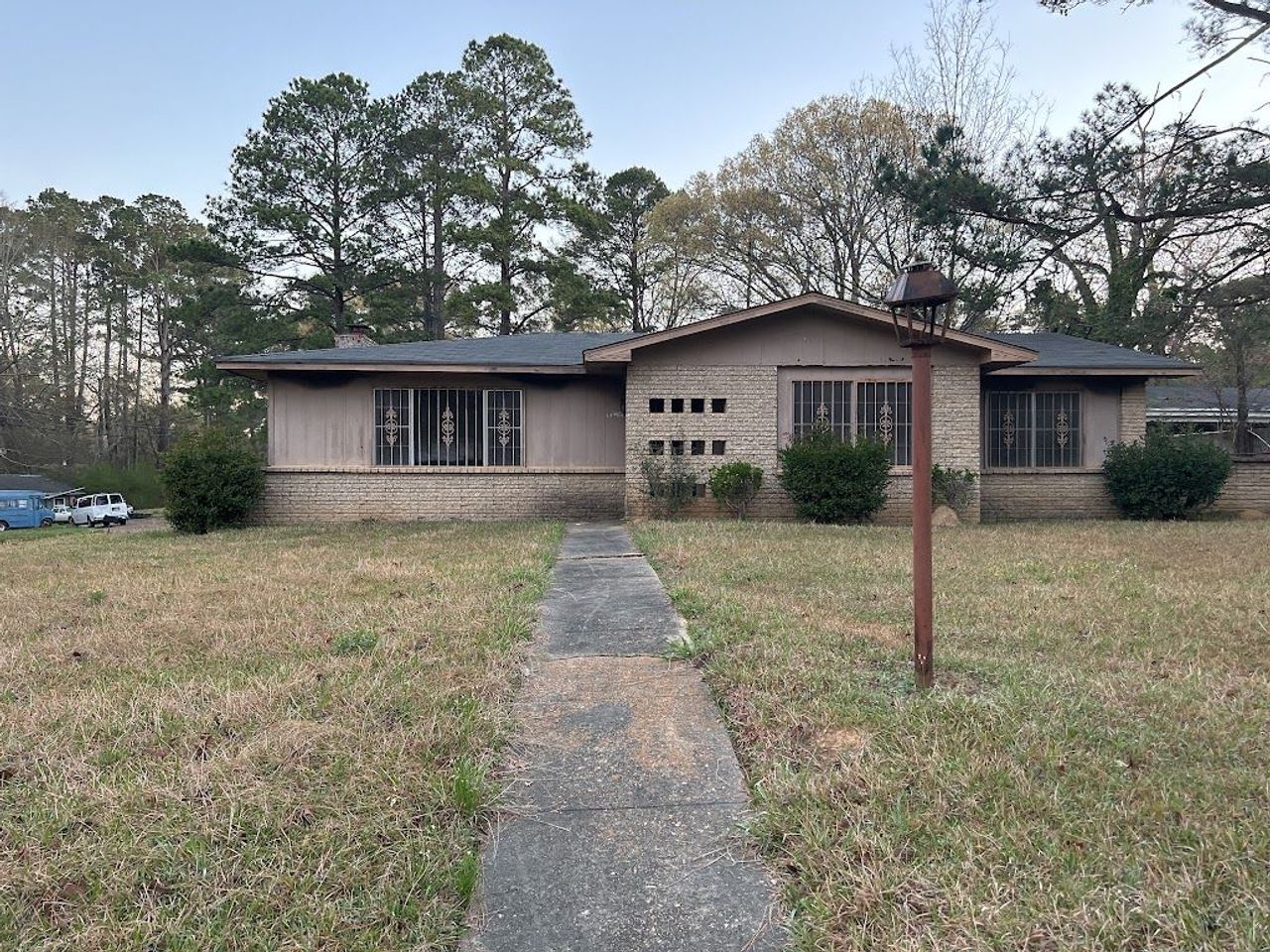 listing, photo 1
