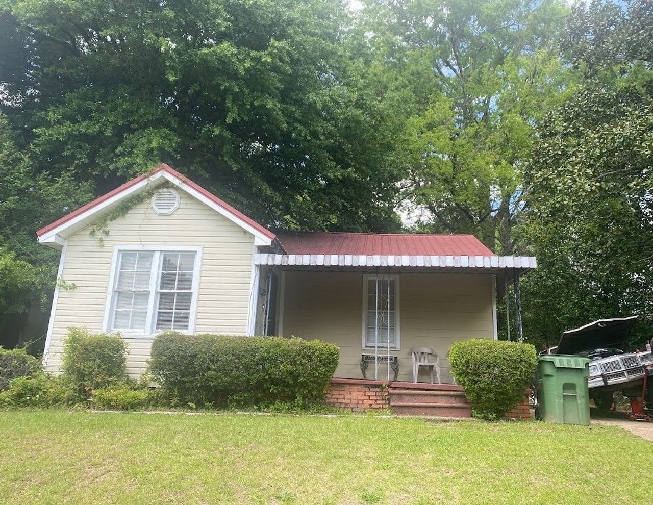 listing, photo 1