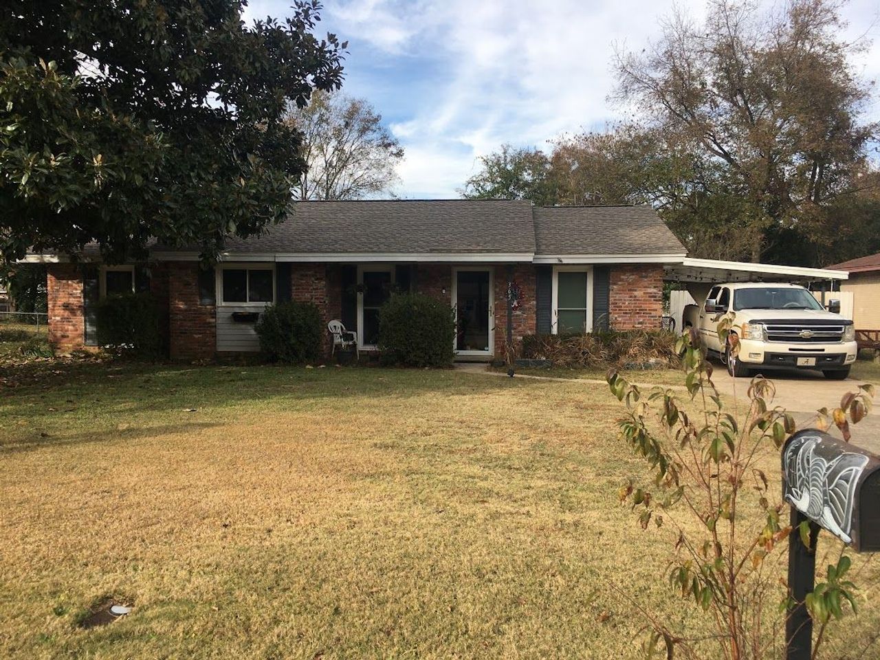 listing, photo 1
