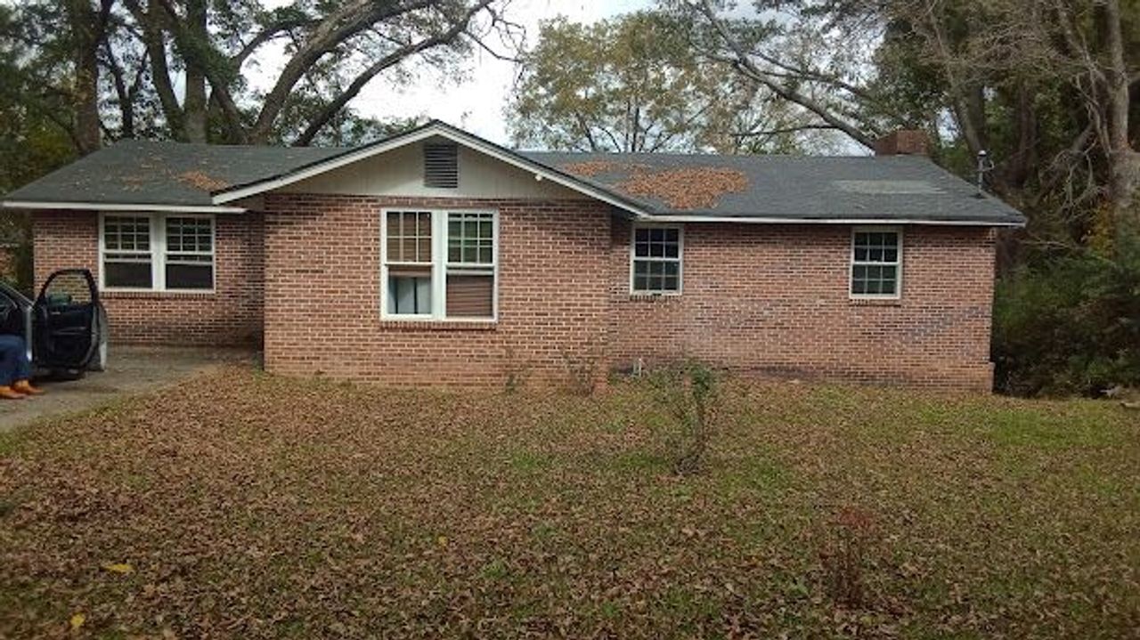listing, photo 1