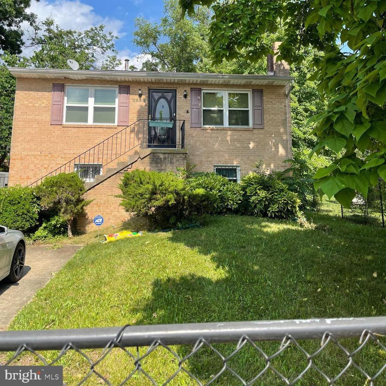 listing, photo 1