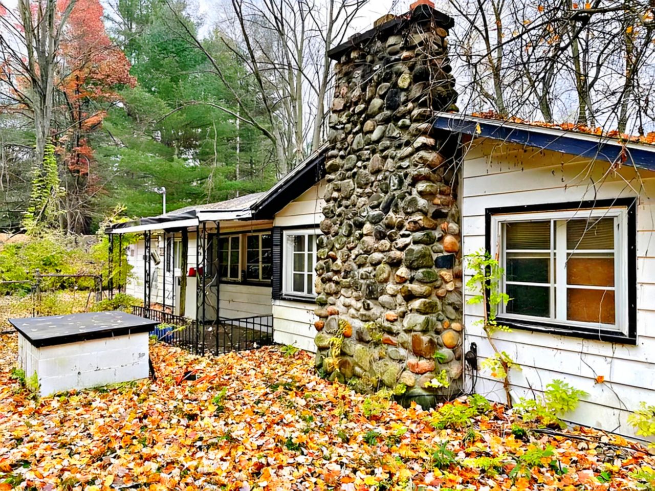 listing, photo 1