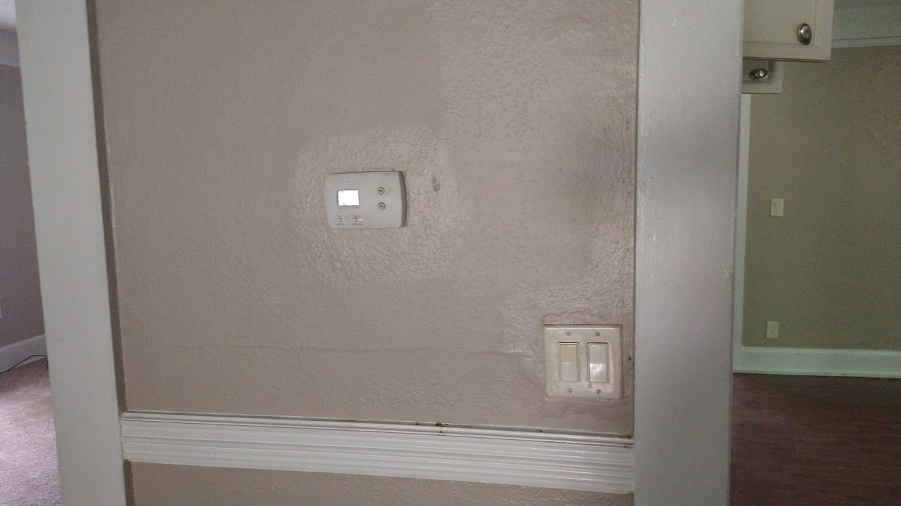 listing, photo 1