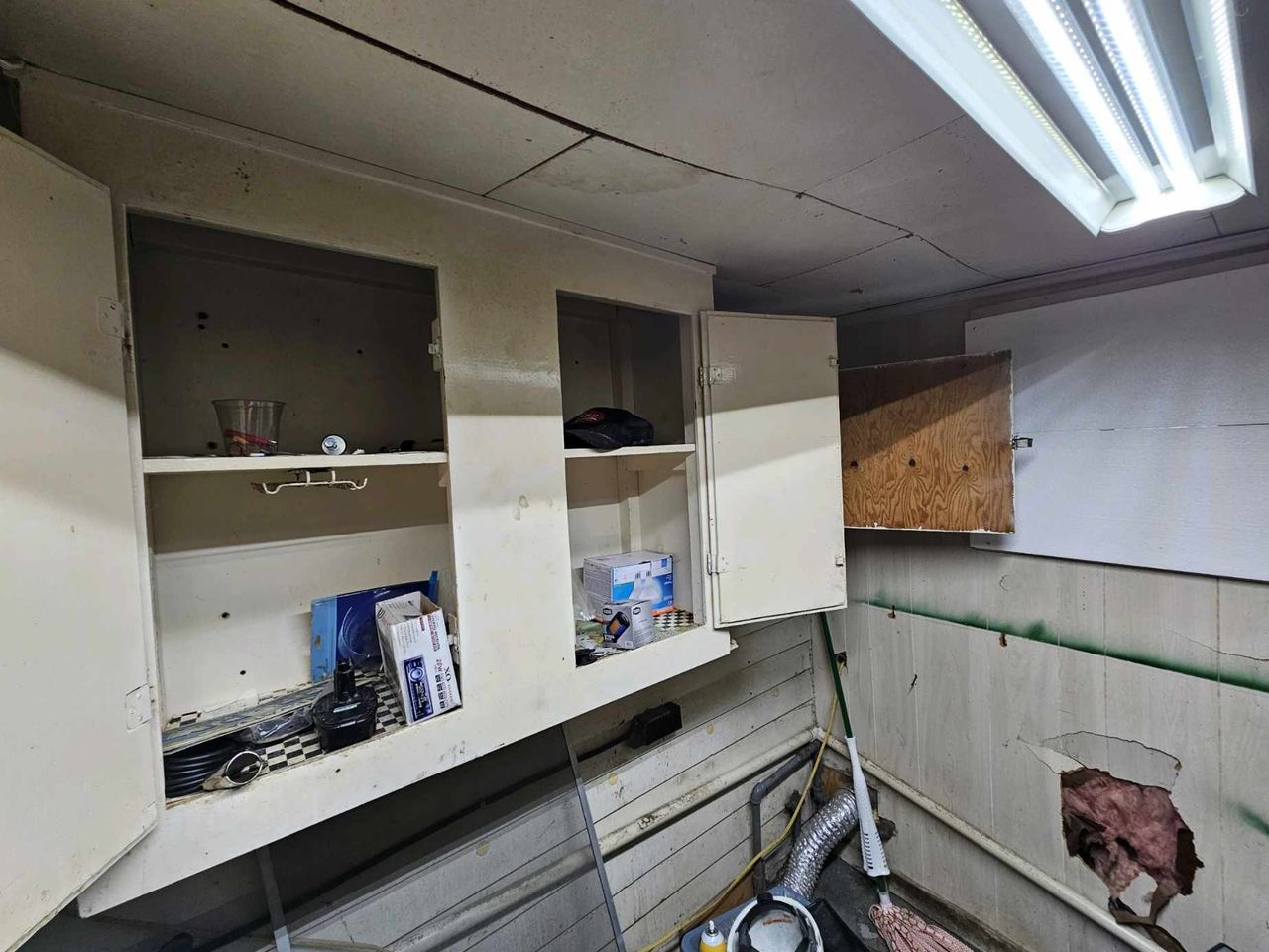 listing, photo 1