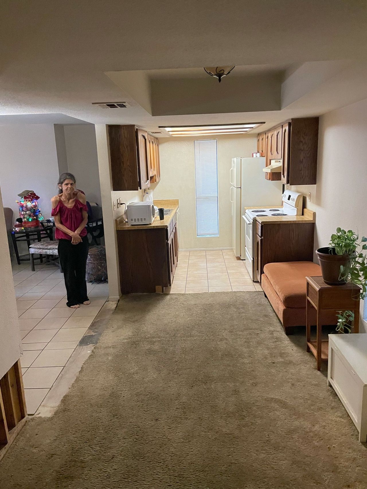 listing, photo 1
