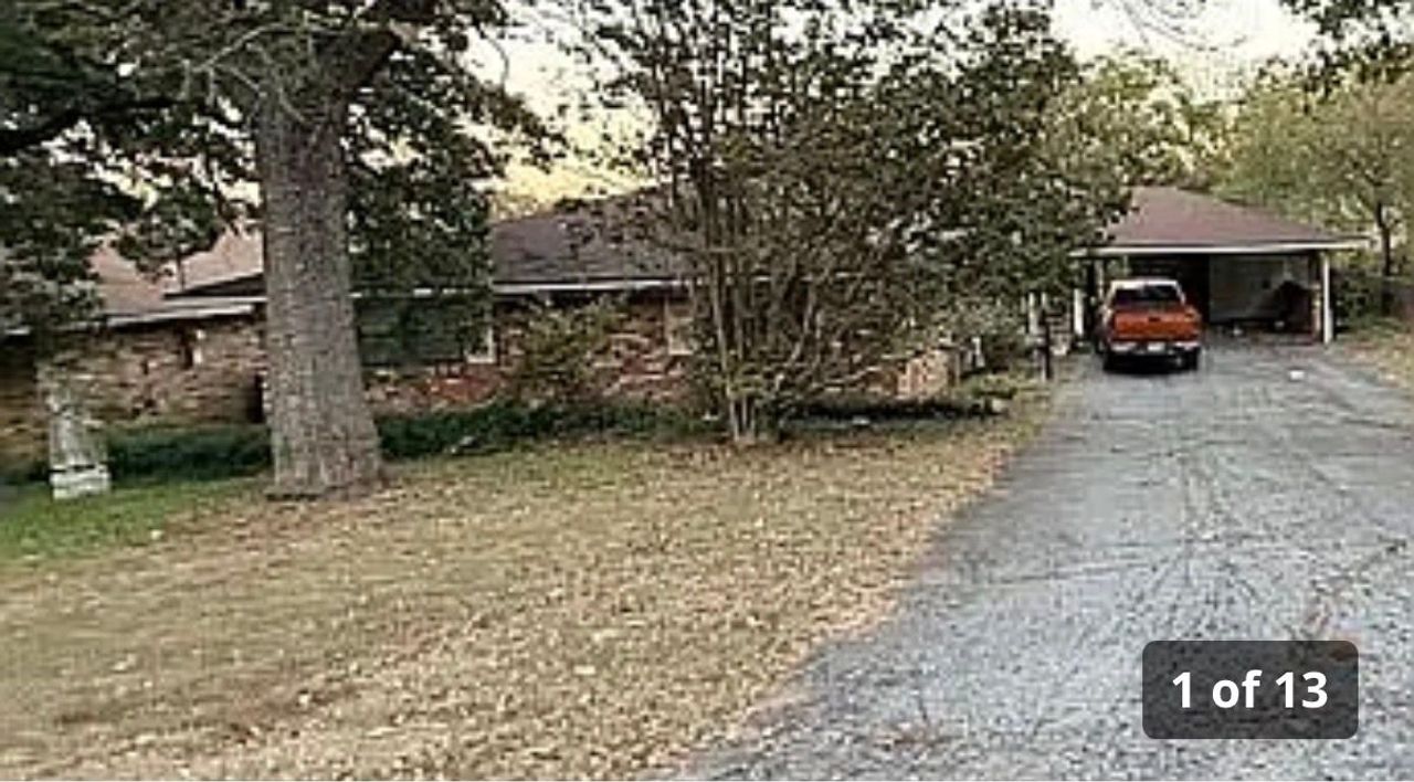 listing, photo 1