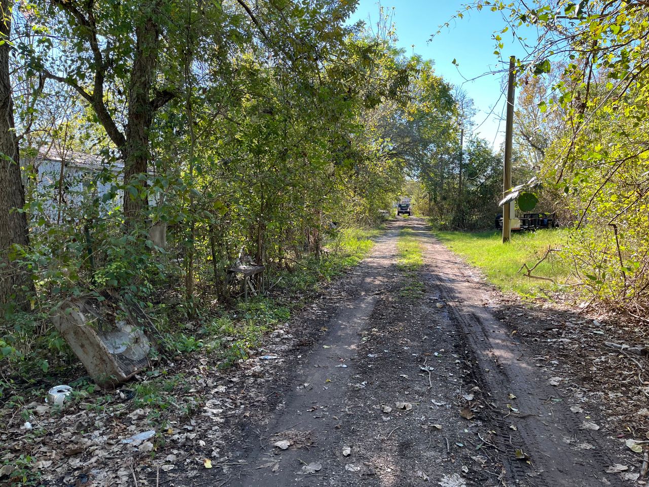 listing, photo 1