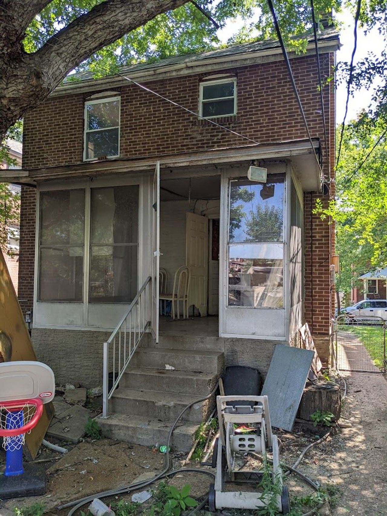 listing, photo 1