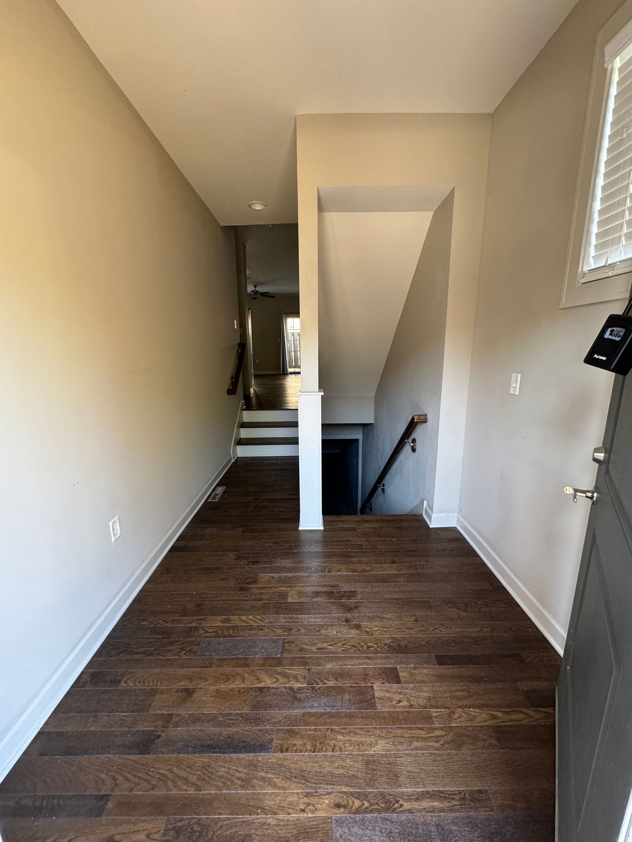 listing, photo 1