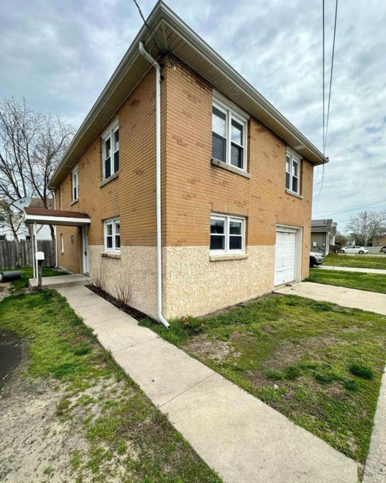 listing, photo 1