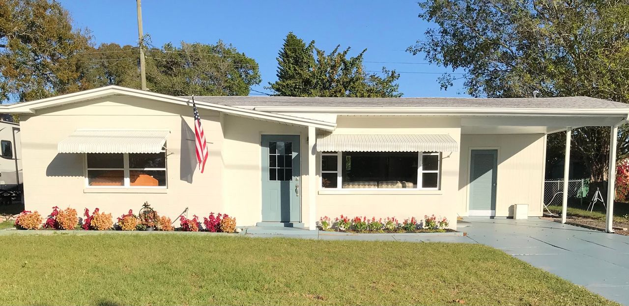listing, photo 1