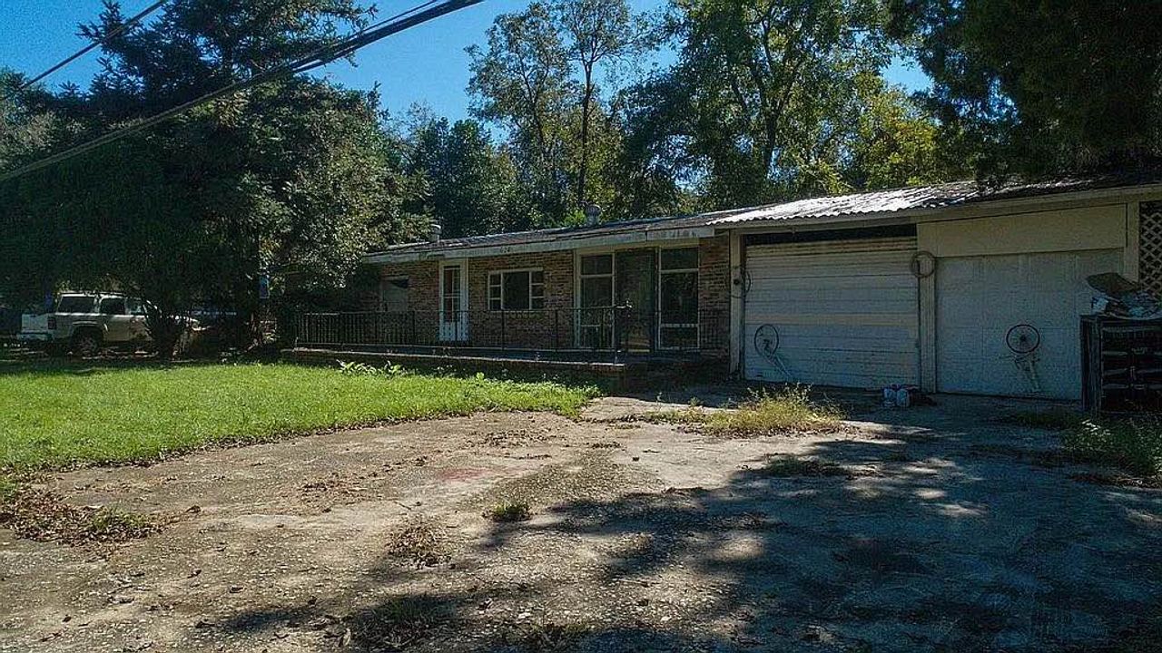listing, photo 1