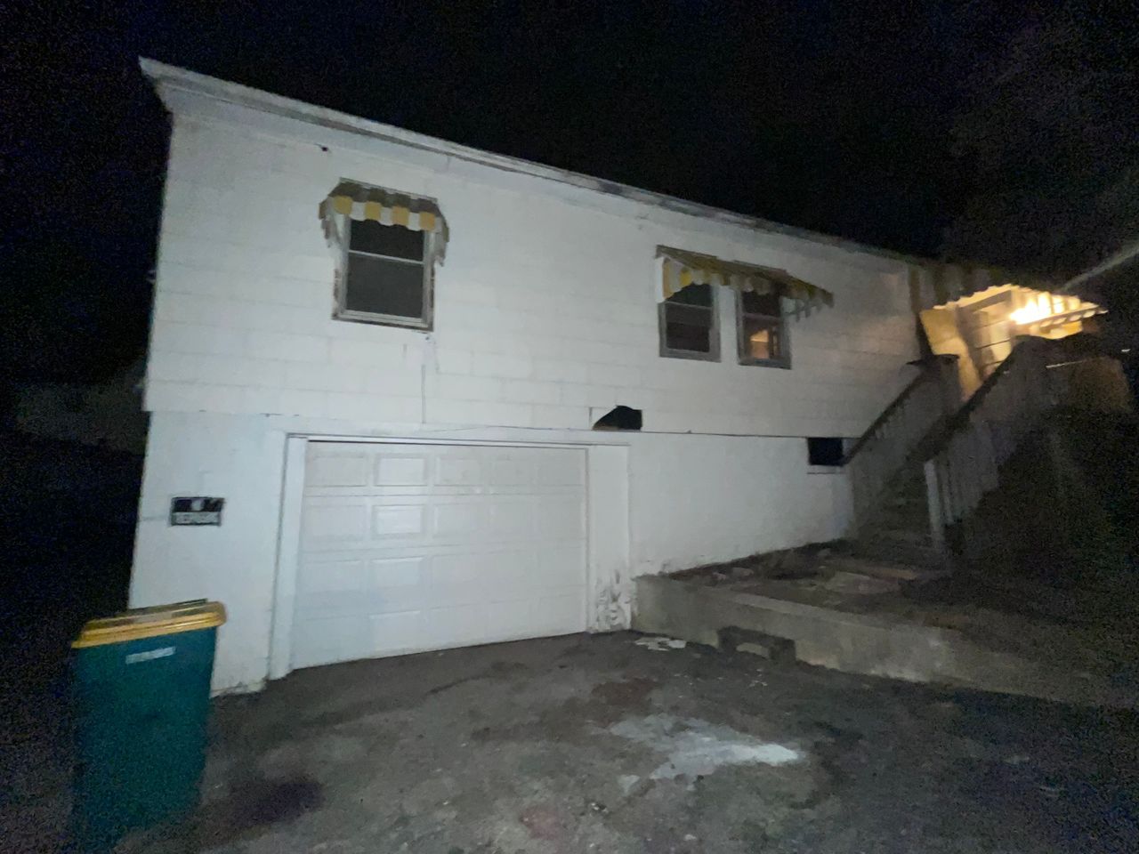 listing, photo 1