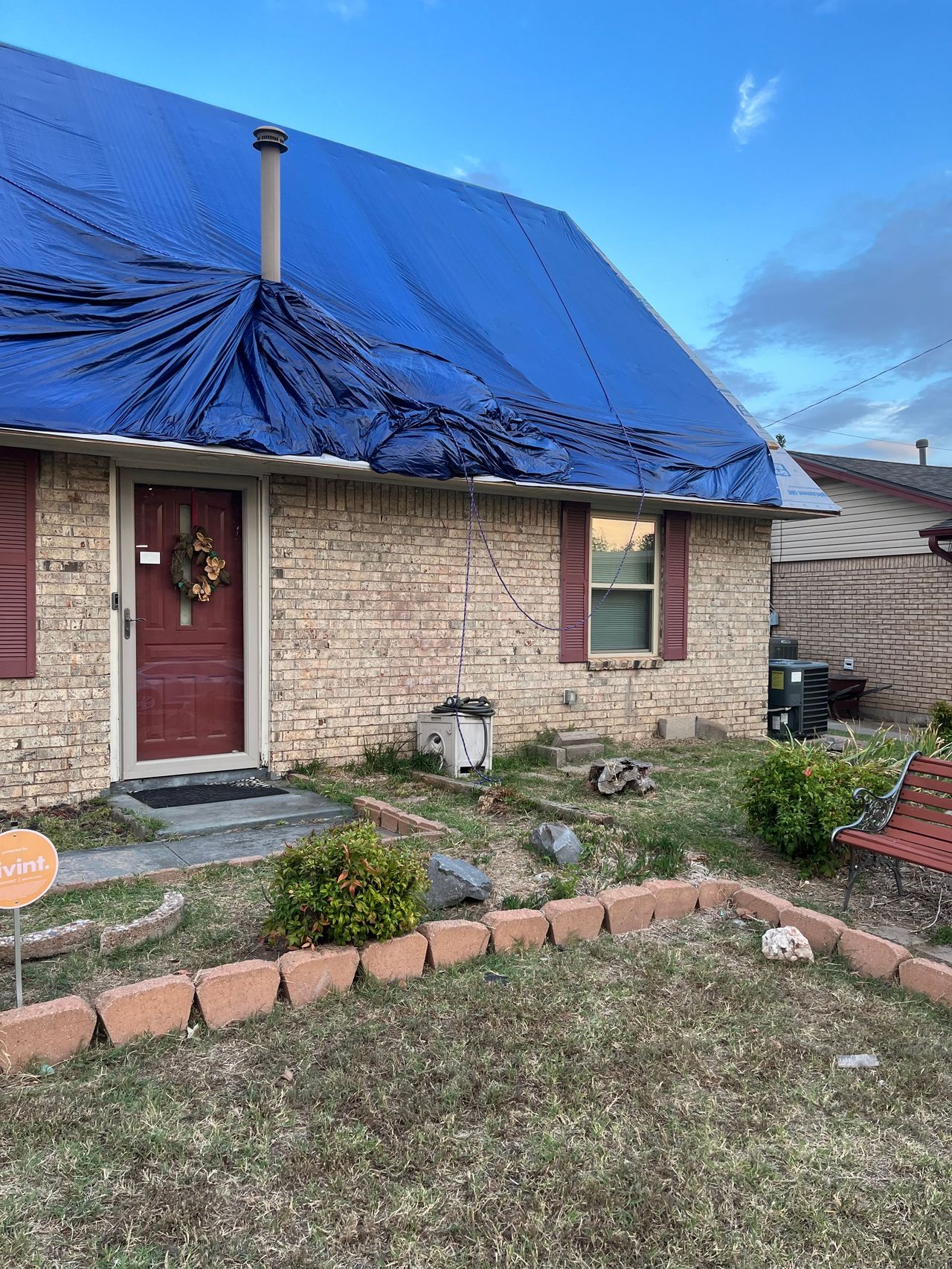 listing, photo 1