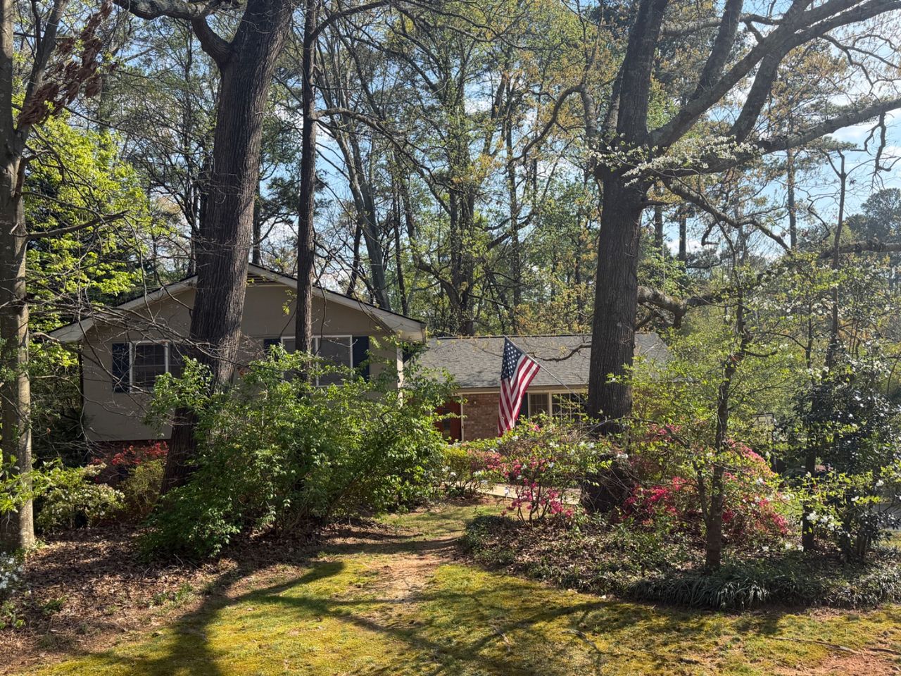 listing, photo 1