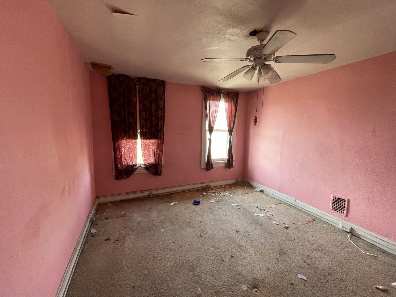 listing, photo 1