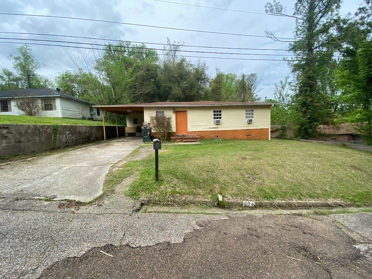 listing, photo 1