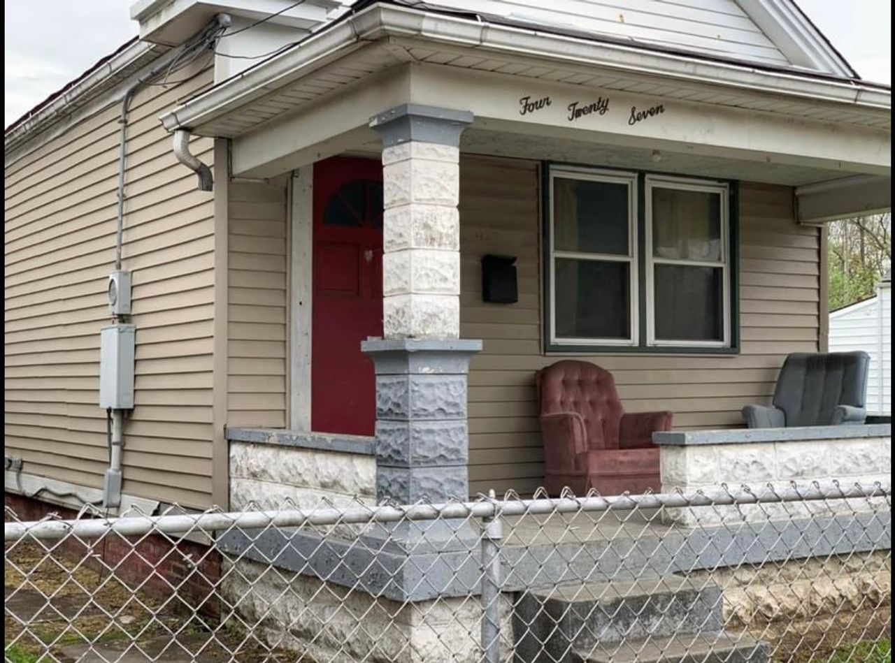 listing, photo 1