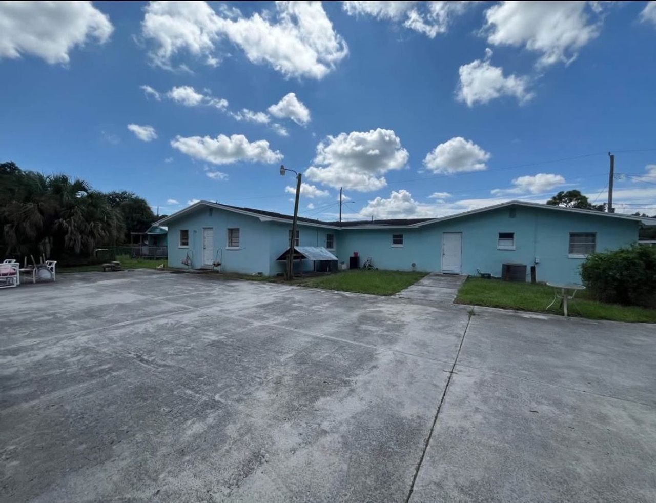 listing, photo 1