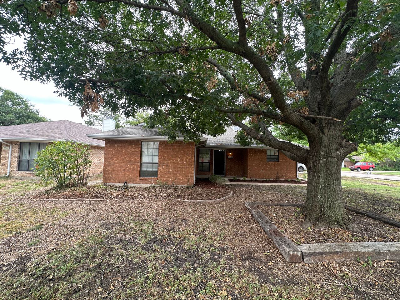 listing, photo 1