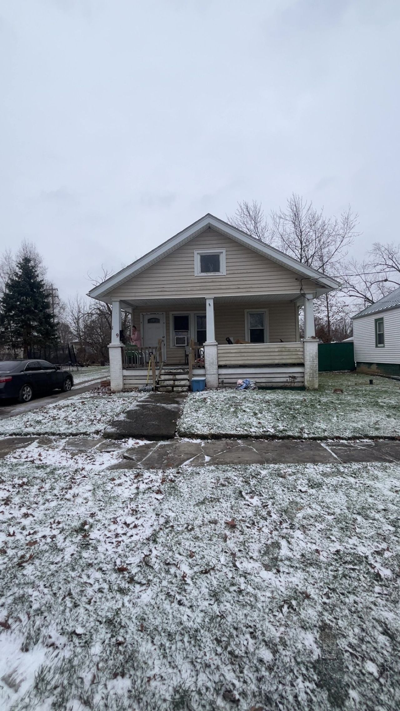 listing, photo 1