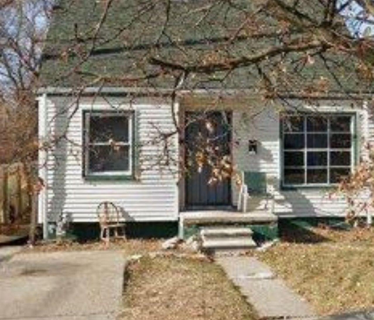 listing, photo 1