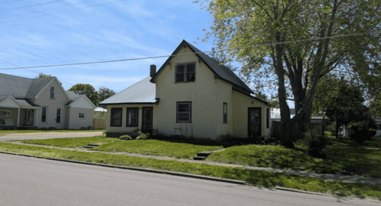 listing, photo 1