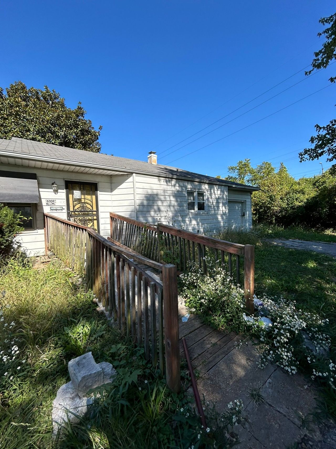 listing, photo 1