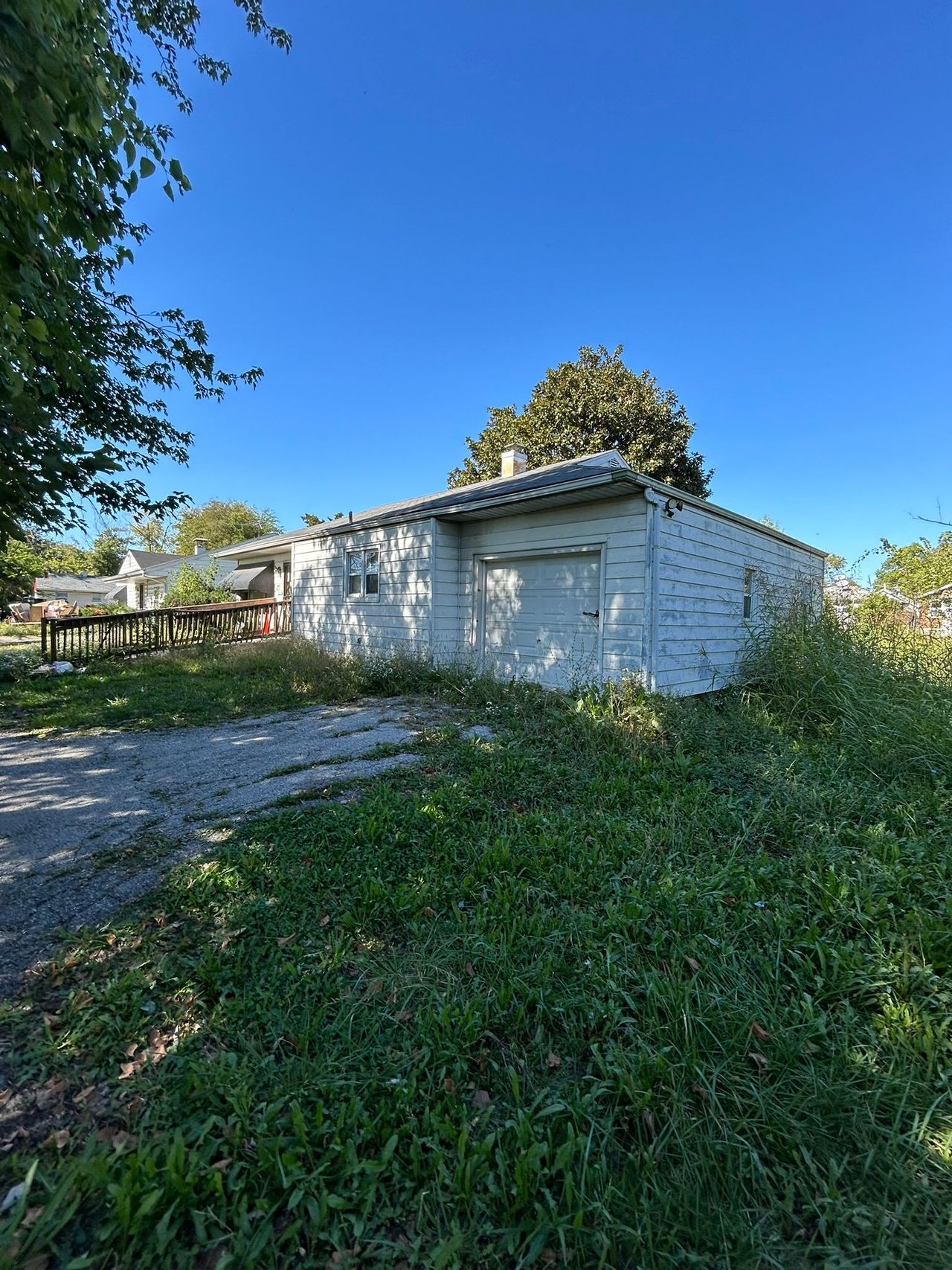 listing, photo 1