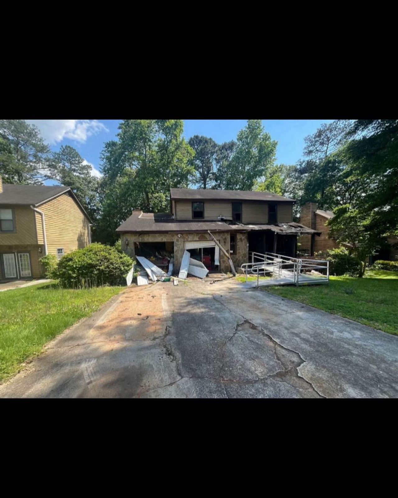 listing, photo 1
